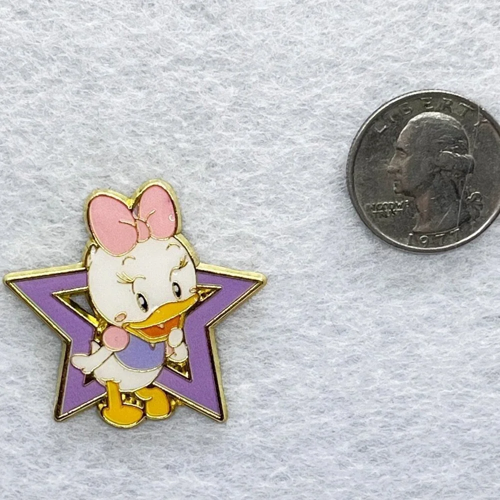 🔮 5/$25 Disney Star Happy Daisy Duck Pin